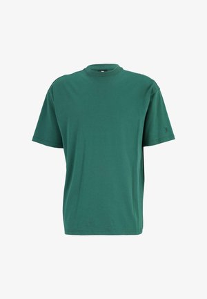 Groene katoen t-shirt met een ronde hals, korte mouwen en een ontspannen pasvorm. Heeft een klein logo op de linkermouw. Glad textuur.