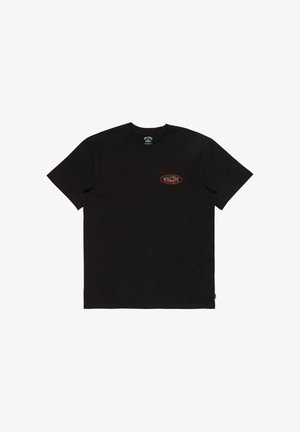 Czarny bawełniany t-shirt z krótkimi rękawami, z małym czerwono-białym logo na piersi i klasycznym okrągłym dekoltem.