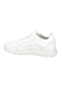Scarpe atletiche bianche con una superficie in pelle liscia, collare in maglia testurizzata e suola ondulata ammortizzata. Dotate di lacci sul davanti.