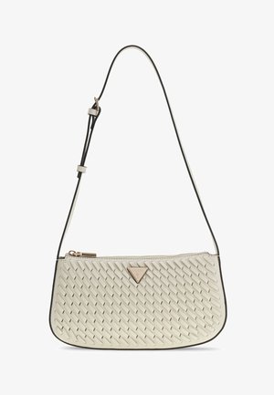 Sac bandoulière crème avec motif tressé, fermeture éclair dorée, sangle noire réglable et petit logo métallique triangulaire à l'avant.