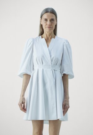Claudie Pierlot ROBE COURTE CACHE-CŒUR - Päevakleit - blanc