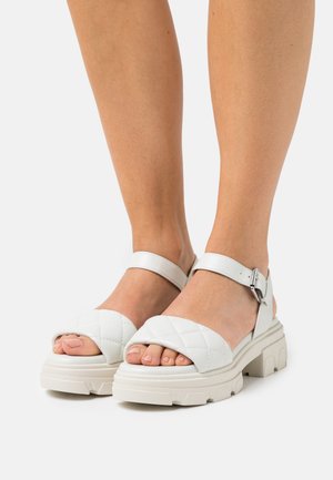 Bullboxer Plateausandalette - white