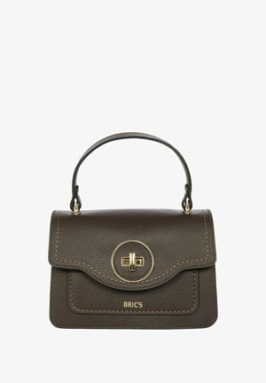 Sac à main en cuir marron avec une forme structurée, doté d'un fermoir en métal doré, d'une surface texturée et d'une poignée supérieure pour le transport.