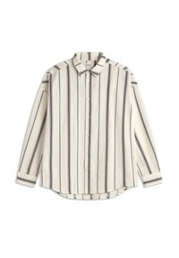 Camisa de botones de manga larga en color crema con rayas verticales negras. Presenta un cuello clásico, un dobladillo recto y puños abotonados. Material de algodón.