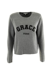 Maglione grigio con maniche lunghe, colletto rotondo, caratterizzato da "GRACE" e "PARIS" in testo nero. Il tessuto appare liscio e leggermente elasticizzato.