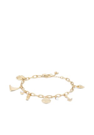 Goudkleurige kettingarmband met verschillende hangers, waaronder een schelp, een anker en een zeester, met een karabijnsluiting voor een veilige sluiting.