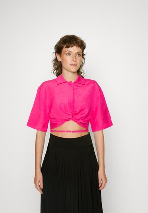 CMEO COLLECTIVE Blúzka - raspberry