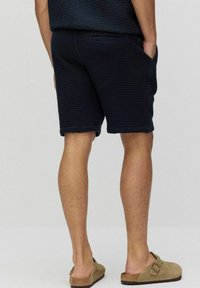 Dobber TOM STRUCTURE - Shorts - dark navy