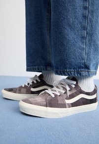 SK8 LOW UNISEX - Trainers - gray