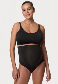 Set intimo premaman nero composto da reggiseno e slip, realizzato in tessuto liscio con spalline regolabili, design a vita alta e finiture senza cuciture per il massimo comfort.