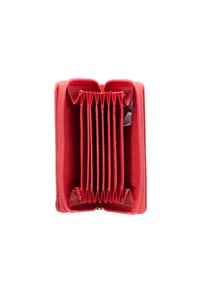 Czerwony skórzany portfel z zamknięciem na zamek, wyposażony w liczne sloty na karty oraz przegrody w stylu akordeonu dla lepszej organizacji. Gładka faktura.