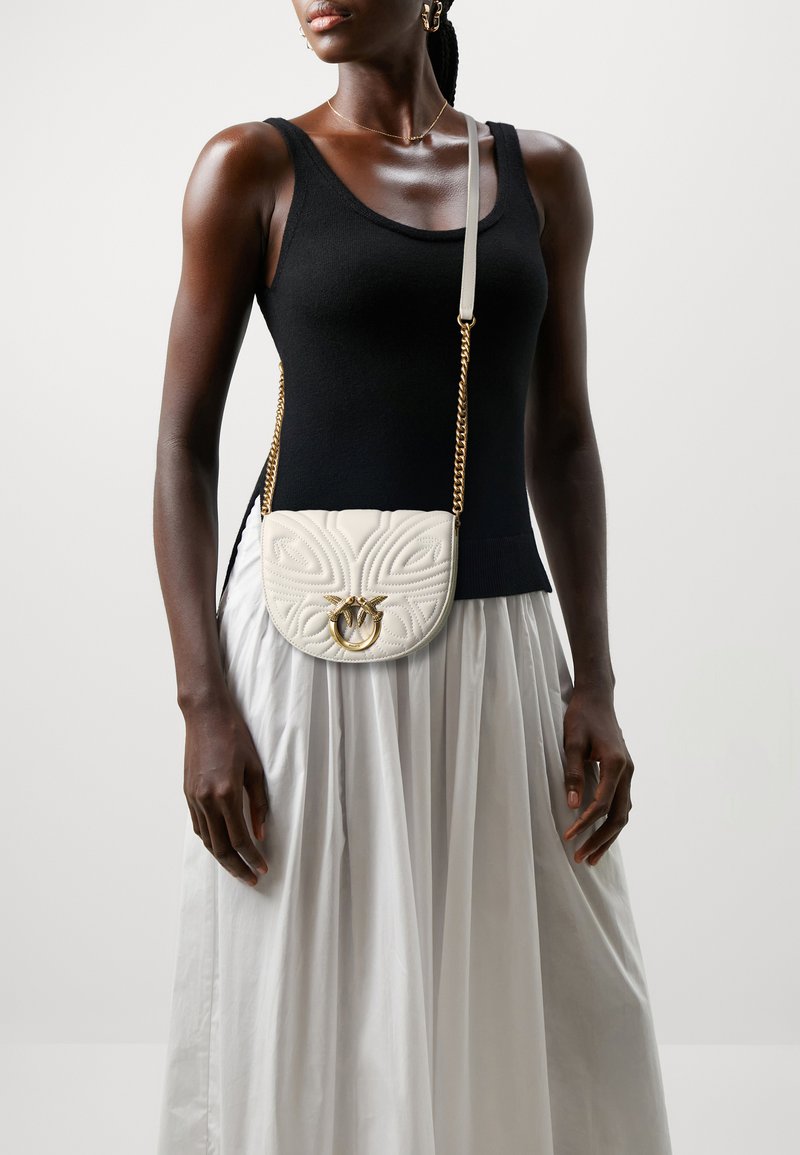 Pinko LOVE ROUND CLICK MINI - Τσάντα χιαστί - bianco seta/antique gold-coloured