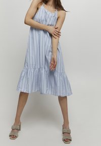 b.young Vestido informal - blue