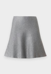 Jupe grise en maille coupe trapèze avec une légère évasée, texture lisse, sans motifs ni ornements visibles.