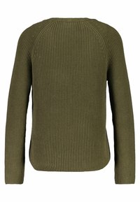 Pull en maille vert olive à manches longues avec texture côtelée, présenté de dos sur fond blanc.