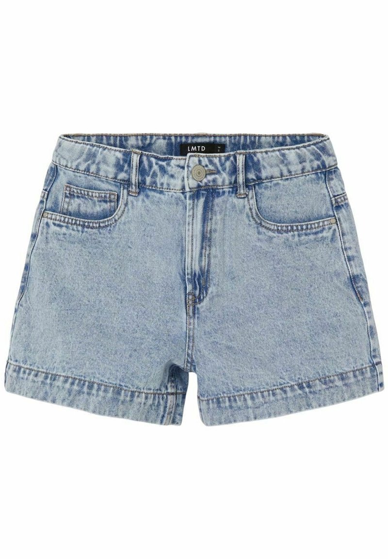 Shorts en jean bleu clair à taille haute, avec poches avant, fermeture par bouton et ourlet retroussé pour un style décontracté.