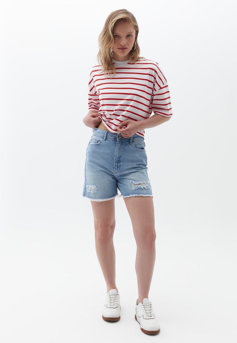 Damen T-Shirts | OXXO OVERSIZE T-Shirt print red stripe/rot - KO41688 Damen T-Shirts | OXXO OVERSIZE T-Shirt print red stripe/rot - KO41688
