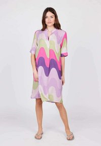 Key Largo WD NOVA V-NECK - Freizeitkleid - lilac