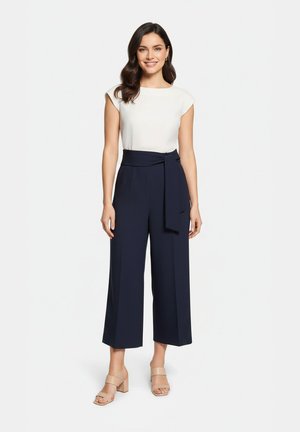Betty Barclay, MIT EINGRIFFTASCHEN - Overal - patch dark blue cream