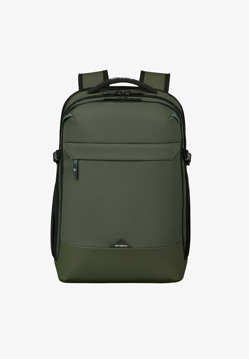 Dunkelgrüner Rucksack mit strukturierter Oberfläche, mehreren Fächern, schwarzen Akzenten und gepolsterten Schulterriemen für zusätzlichen Komfort.