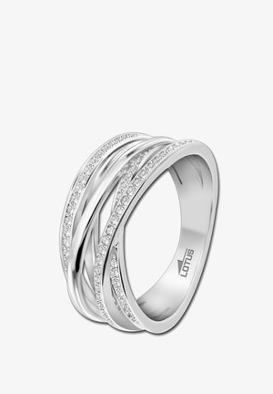 Silberring mit geflochtenen Bändern; verfügt über kleine, funkelnde Steine, die entlang einer Seite eingelegt sind; glatte, polierte Oberfläche.