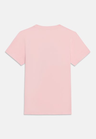 Απλό ανοιχτό ρόζ κοντομάνικο T-shirt που φαίνεται από πίσω σε λευκό φόντο.