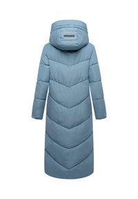 Cappotto imbottito di colore azzurro chiaro con cappuccio. Presenta un motivo a zigzag e maniche lunghe. Tessuto liscio, design lungo fino al ginocchio.