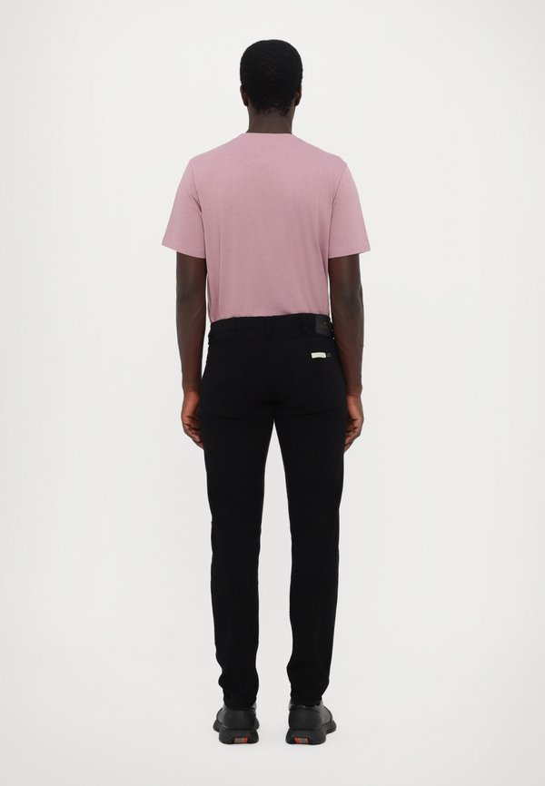 TAPERED FIT - Slim fit jeans4