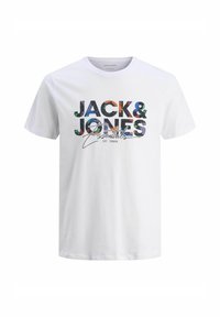 Bijela pamučna majica s bojama i uzorcima teksta "JACK & JONES Essentials" s crnim detaljima i dizajnom okruglog izreza.