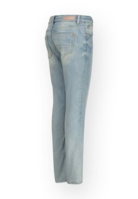 Jeans de denim azul claro con un diseño de pierna recta, que presentan bolsillos traseros y un parche de cuero con la marca en la cintura. Acabado desgastado en todo su diseño.