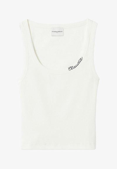 Camiseta sin mangas blanca de canalé con escote redondeado y pequeño bordado "Claudie" cerca del cuello, etiqueta Claudie Pierlot Paris en el interior.