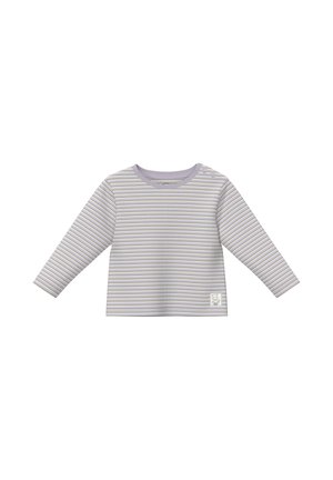 T-shirt bébé à manches longues avec fines rayures horizontales grises et blanches, boutons pression à l'épaule et petit patch animalier brodé près de l'ourlet.