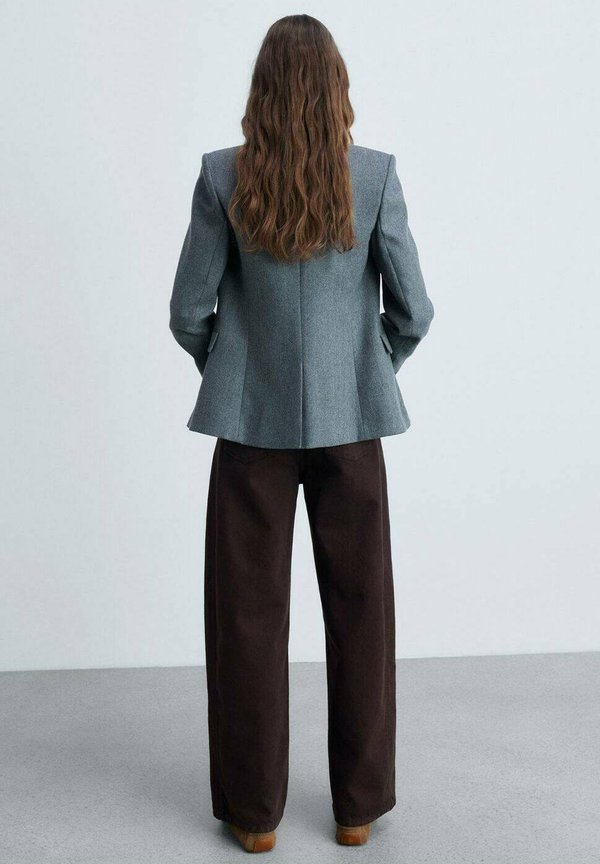 Relaxed fit jeans - chocolate3