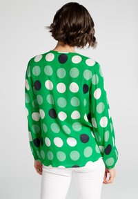 Eterna Pusero - green