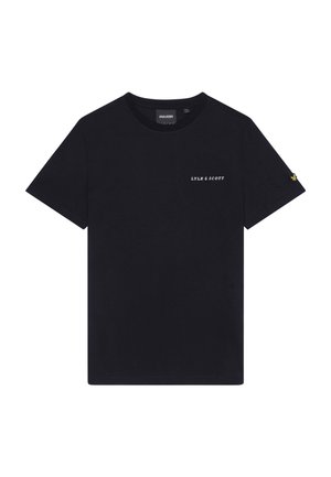 Zwarte t-shirt met korte mouwen en ronde hals, voorzien van de tekst "LYLE & SCOTT" op de linkerborst en een klein geel logo op de linker mouw.