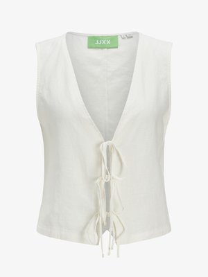 Biela bezrukávová blúzka s hlbokým výstrihom do V, s predným viazaním a jemnou textúrou. Štítok na krku je zelený s potlačou "JJXX".