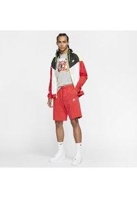 Nike Sportswear CLUB  - Kratke hlače - university red/white