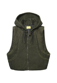 Gilet senza maniche di colore verde scuro con cappuccio, dotato di zip frontale e cuciture in contrasto giallo che delineano tasche e cuciture.