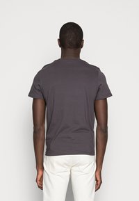 TOM TAILOR LOGO  - T-shirt print - tarmac grey