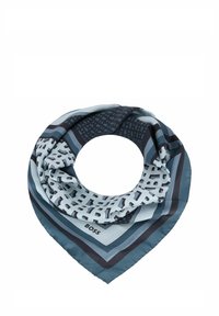 Zijden sjaal in blauwtinten, met geometrische patronen en horizontale strepen. Vierkante vorm met een logo in een hoek.