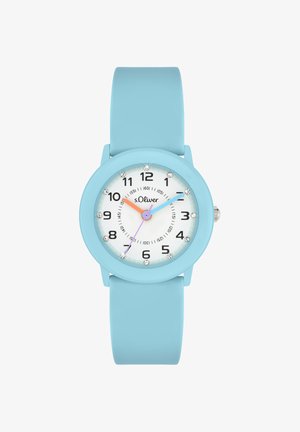 Lichtblauw polshorloge met witte wijzerplaat, zwarte cijfers, kristallen uurmarkeringen, oranje uurwijzer, blauwe minutewijzer en paarse secondenwijzer.