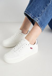 Levi's® Sporta apavi - regular white
