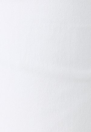 Tela blanca lisa y texturizada con un sutil patrón de tejido diagonal, sin otros objetos o elementos visibles.