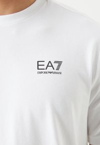 EA7 Emporio Armani NATURAL VENTUS TEE  - T-skjorte til trening - white