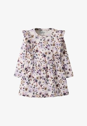 Langærmet kjole til småbørn med lilla, brun og sort blomstermønster og flæsedetaljer på skuldre og bryst mod en hvid baggrund.