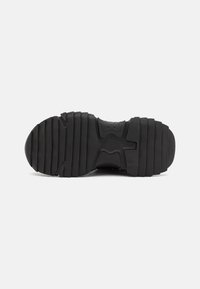 Steve Madden KINGDOM-E - Tenisky - black/silver