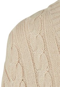 Thumbnail Image 8
