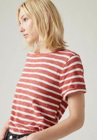 Levi's® MARGOT czerwony melanż