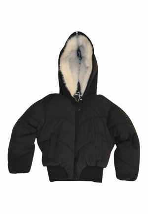Giacca a vento nera cropped con cappuccio foderato, design trapuntato, polsini a costine e due tasche frontali per una maggiore funzionalità.