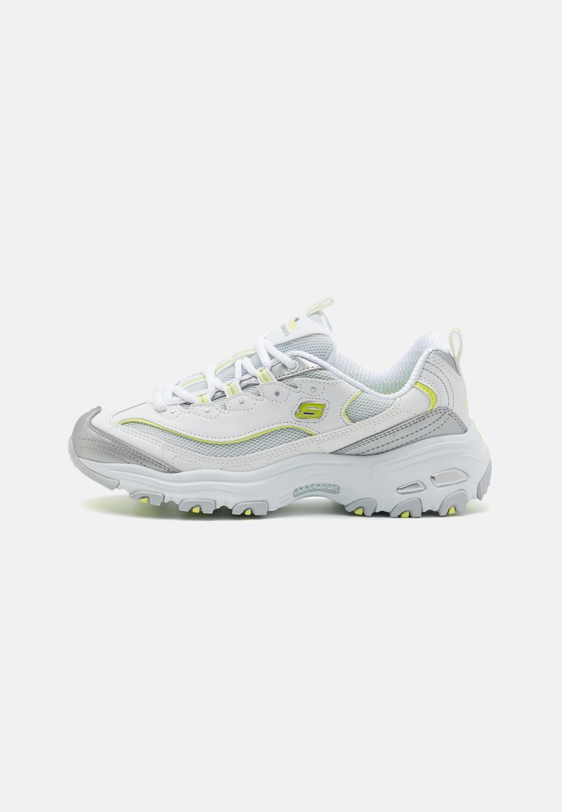 Weiße Sportschuhe mit Netzeinsätzen, grauen Akzenten und neon-gelben Details. Verfügt über eine gepolsterte Sohle und ein strukturiertes Profil. Schnürsenkel vorne.
